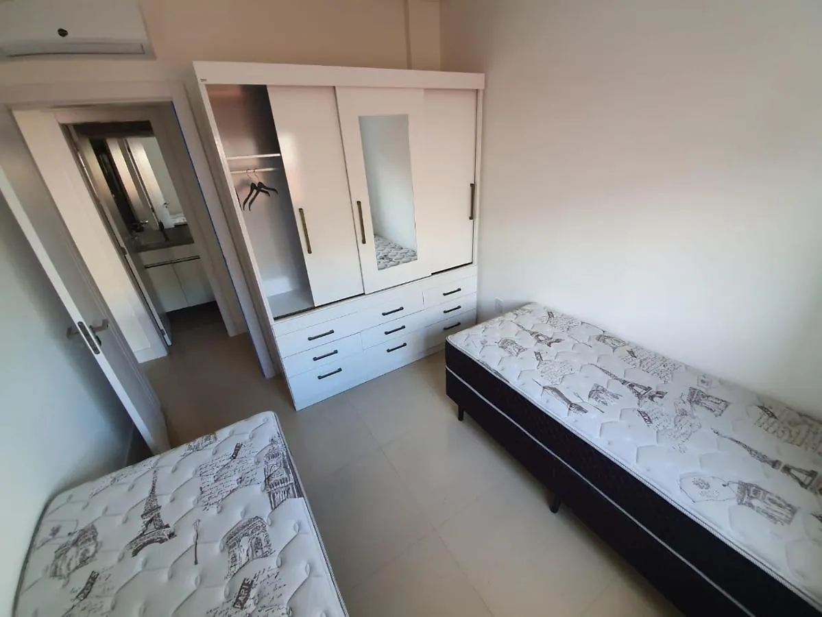 Apto Na Praia De Palmas, Proximo Ao Mar, Climatizado E Com Piscina Governador Celso Ramos Apartment
